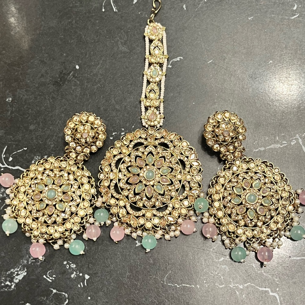 Elegant Gold and Pink Jewelry Set